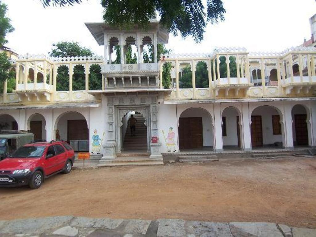 Bassi Fort Palace Chittorgarh ภายนอก รูปภาพ